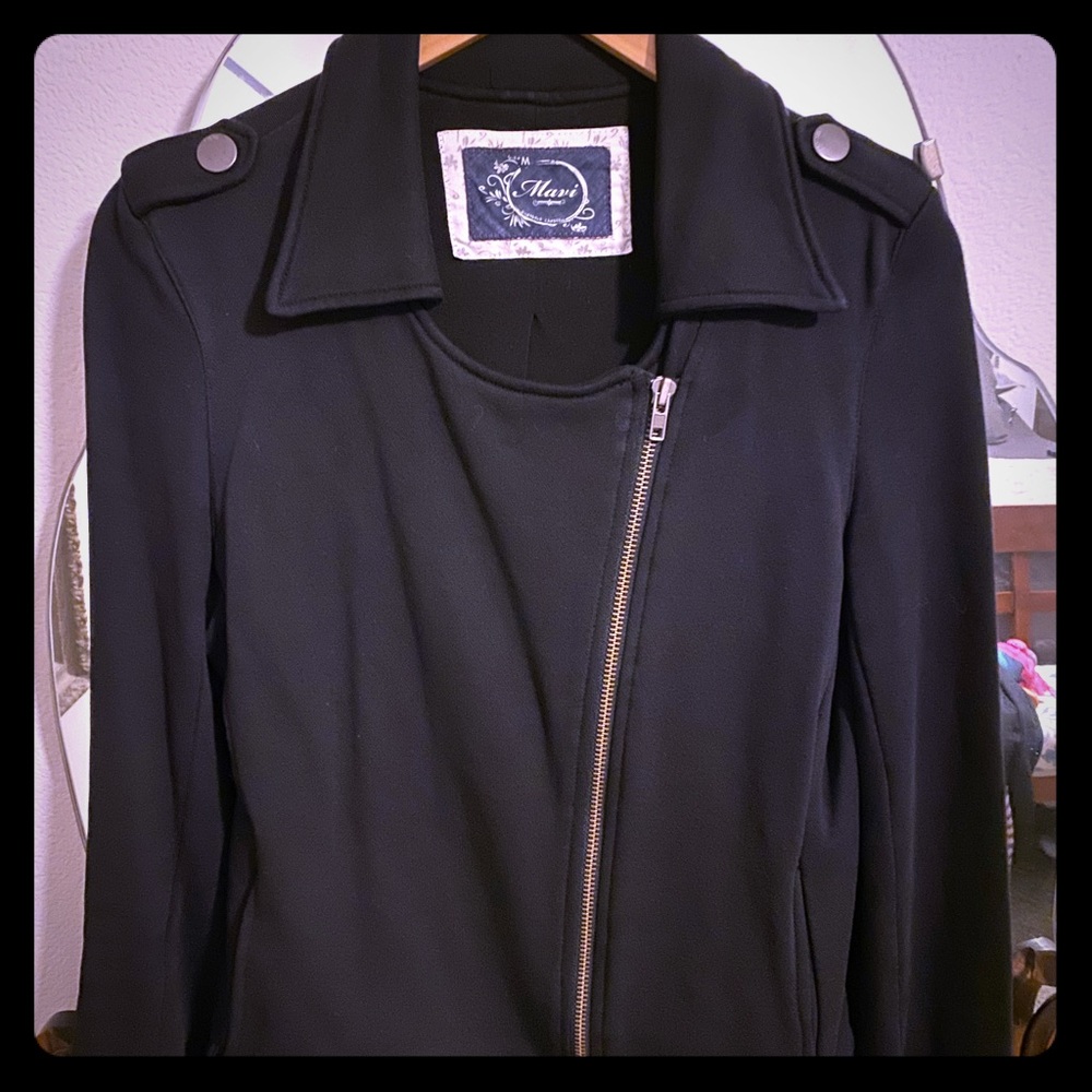 Asymmetrical knit jacket
